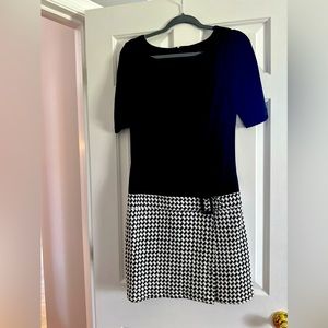 White House Black Market, size 2, excellent condition